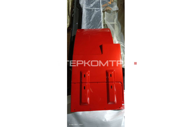 Крыло правое (брызговик) красный металлик X3000 